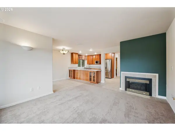 245 W ST JAMES PL, Longview, WA 98632