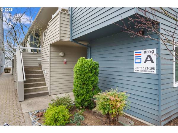 194 N HAYDEN BAY DR, Portland, OR 97217