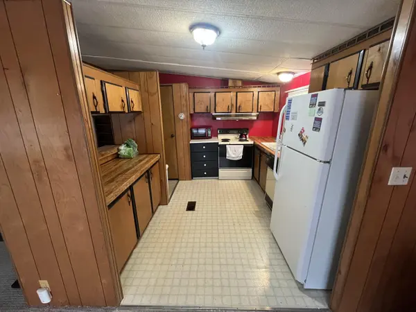 52239 Oxford LN, Chesterfield Twp, MI 48051