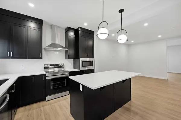 351 Fireside DR, Cochrane, AB T4C 3J1