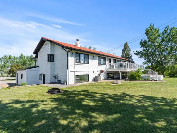 434205 32 ST E, Rural Foothills County, AB T1S 7B7