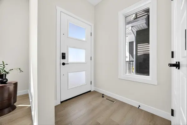 424 Fireside DR, Cochrane, AB T4C3E1