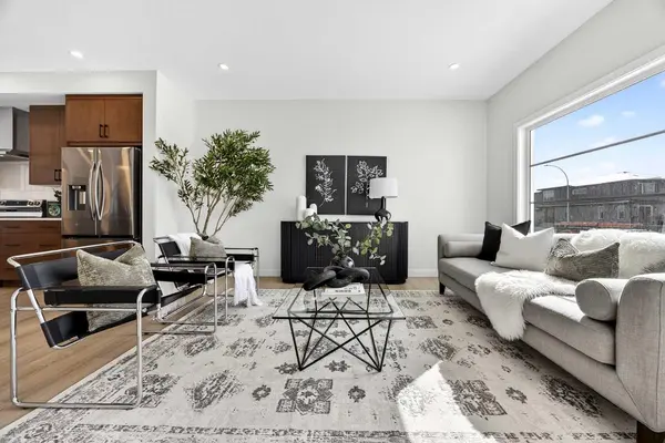 424 Fireside DR, Cochrane, AB T4C3E1