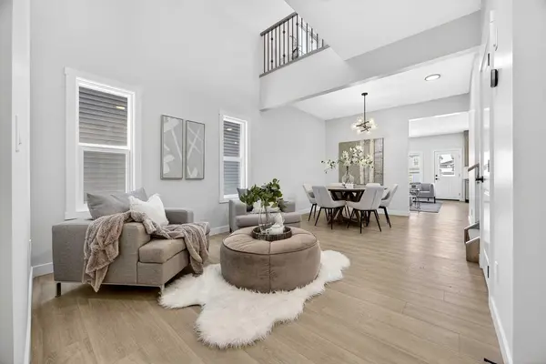 52 Fireside Common SW, Cochrane, AB T4C 3E1