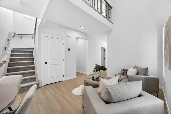 52 Fireside Common SW, Cochrane, AB T4C 3E1