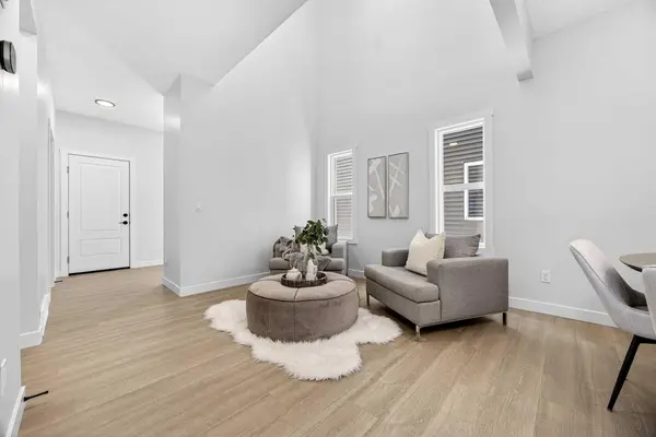 52 Fireside Common SW, Cochrane, AB T4C 3E1