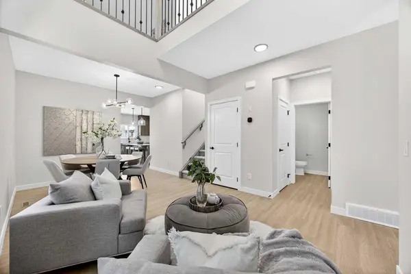 52 Fireside Common SW, Cochrane, AB T4C 3E1