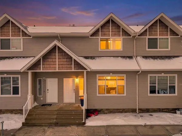 50 Lucky PL #110,  Sylvan Lake,  AB T4S 0E3