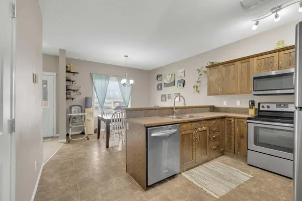 50 Lucky PL #110, Sylvan Lake, AB T4S 0E3