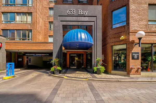 633 Bay ST #2405, Toronto C01, ON M5G 2G4