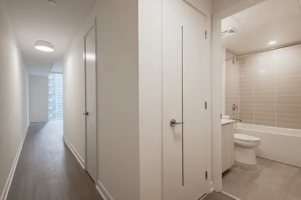 357 King ST W #1707, Toronto C01, ON M5V 1K1