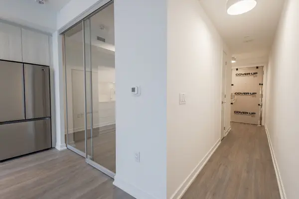 357 King ST W #1707, Toronto C01, ON M5V 1K1