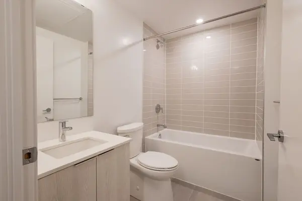 357 King ST W #1707, Toronto C01, ON M5V 1K1