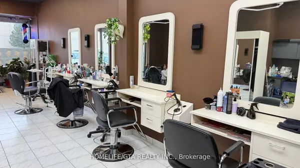 1468 Victoria Park AVE #3, Toronto C13, ON M4A 2M2