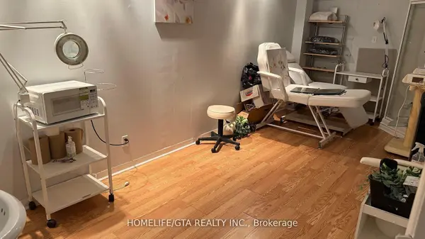 1468 Victoria Park AVE #3, Toronto C13, ON M4A 2M2