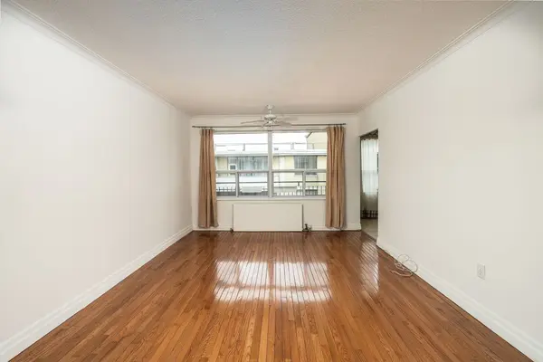 660 Eglinton AVE W #716, Toronto C04, ON M5N 1C3