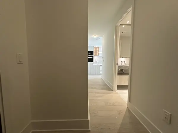 11 Yorkville AVE #3701, Toronto C02, ON M4W 1L2