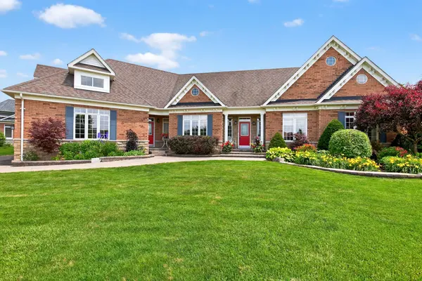 32 Underhill CT, Essa, ON L9R 1V2