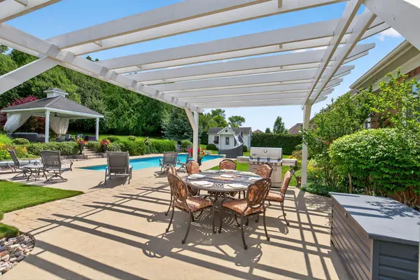 32 Underhill CT, Essa, ON L9R 1V2