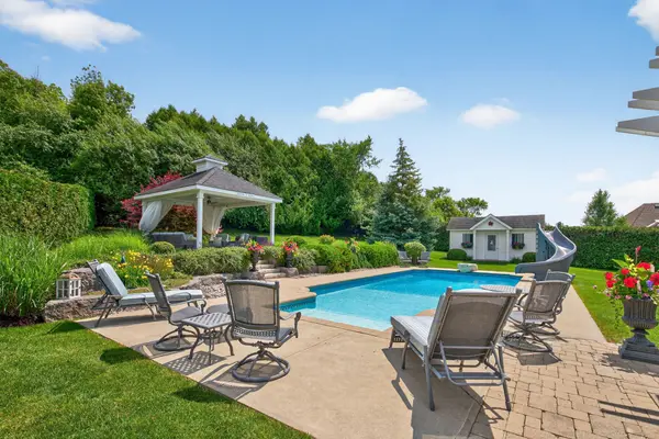 32 Underhill CT, Essa, ON L9R 1V2