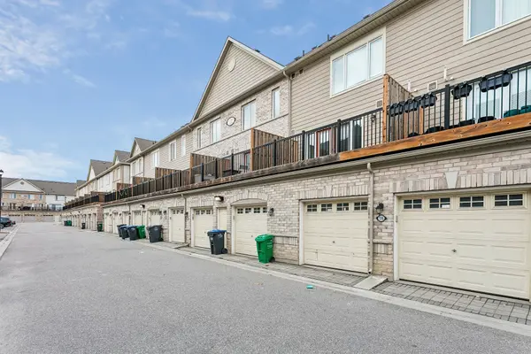 1 Beckenrose CT #136, Brampton, ON L6Y 6G2