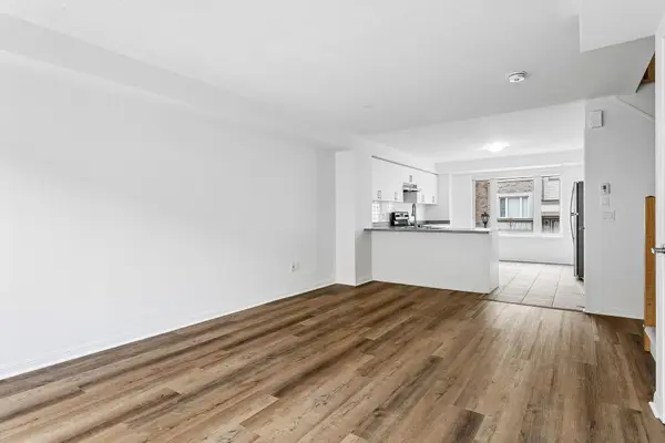 1 Beckenrose CT #136, Brampton, ON L6Y 6G2