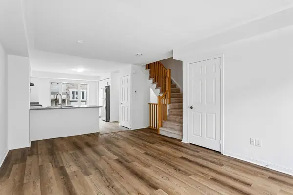 1 Beckenrose CT #136, Brampton, ON L6Y 6G2