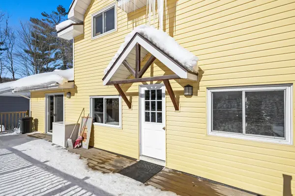 12 Ferndale RD, Muskoka Lakes, ON P0B 1J0