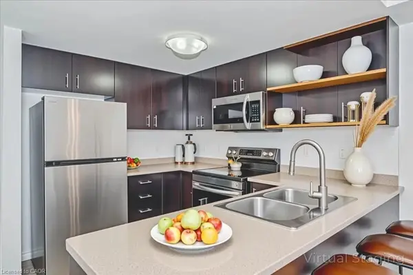 41 Goodwin DR #202, Guelph, ON N1L 0E7