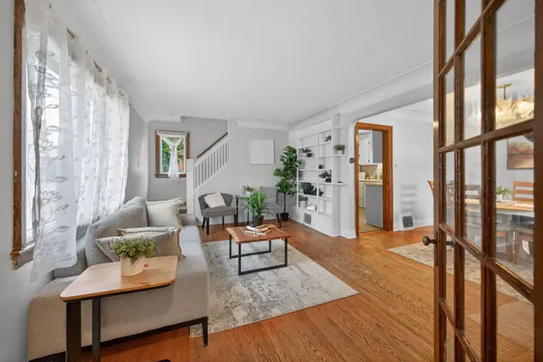 144 Hunter ST W, Hamilton, ON L8P 1R1