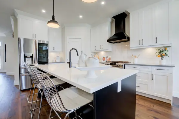 283 Elizabeth ST, Southwest Middlesex, ON N0L 1M0