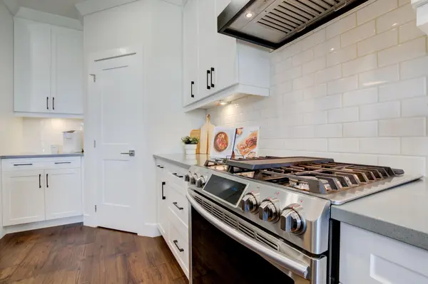 283 Elizabeth ST, Southwest Middlesex, ON N0L 1M0