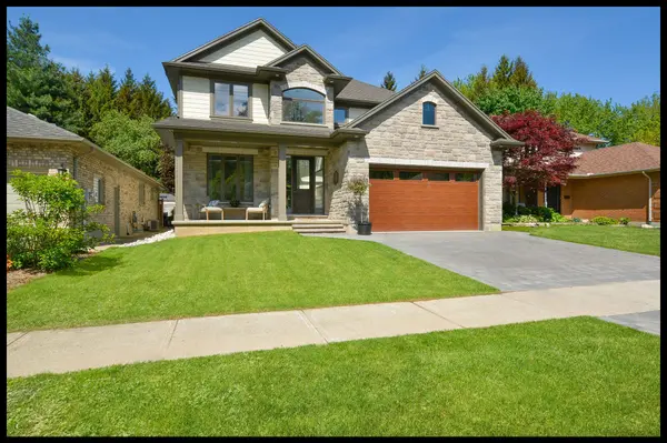 285 Elizabeth ST, Southwest Middlesex, ON N0L 1M0