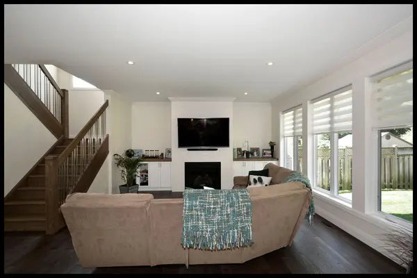 285 Elizabeth ST, Southwest Middlesex, ON N0L 1M0