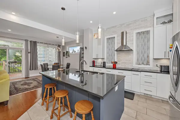 1355 Mory ST, Blossom Park - Airport And Area, ON K1T 1C8