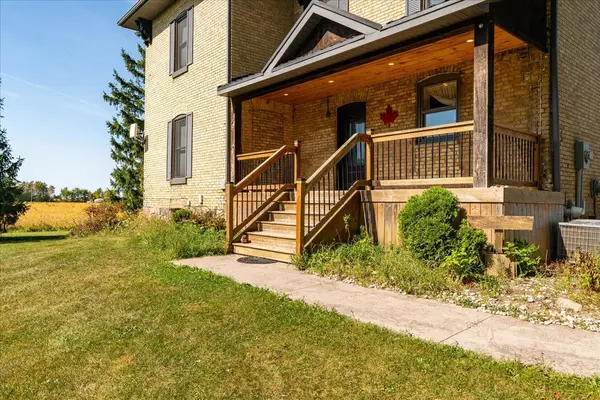 9516 Argyle ST E, North Middlesex, ON N0M 1A0