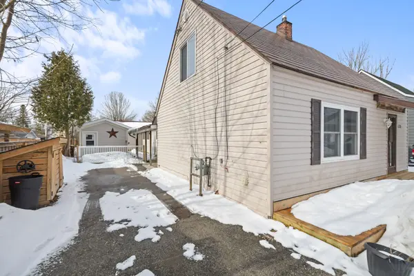 175 Crescent DR, Gravenhurst, ON P1P 1L4