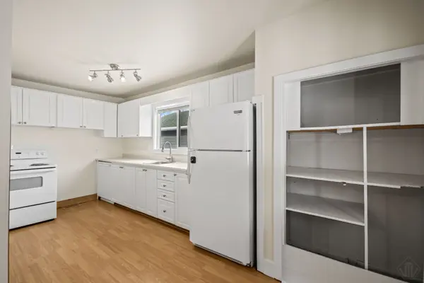 175 Crescent DR, Gravenhurst, ON P1P 1L4