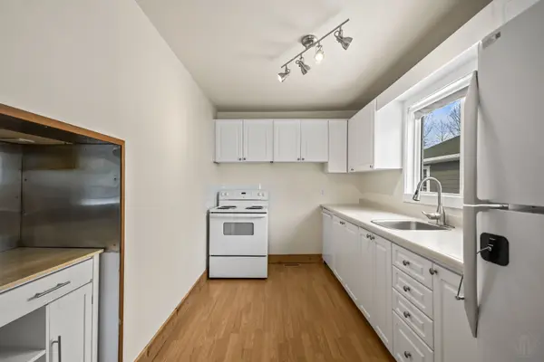 175 Crescent DR, Gravenhurst, ON P1P 1L4