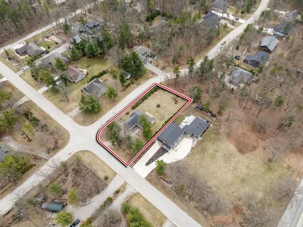 10023 Jenna RD, Lambton Shores, ON N0M 1T0