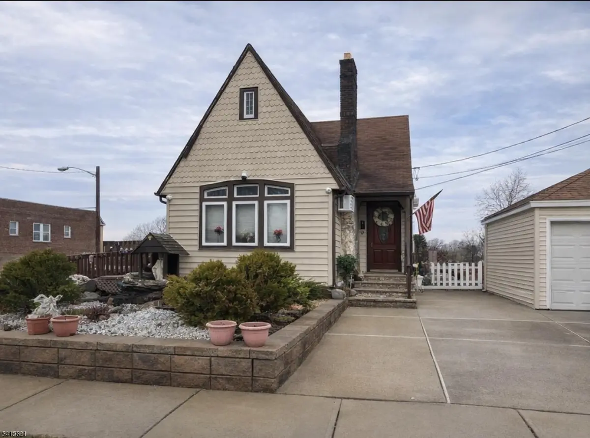 93 Riverview Ave #2, North Arlington Boro, NJ 07031