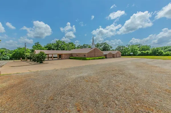 139 An County Road 389, Palestine, TX 75801