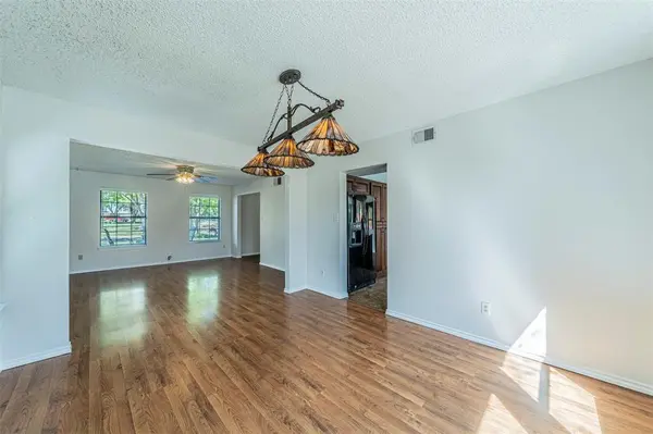 4424 Newberry Street, Grand Prairie, TX 75052