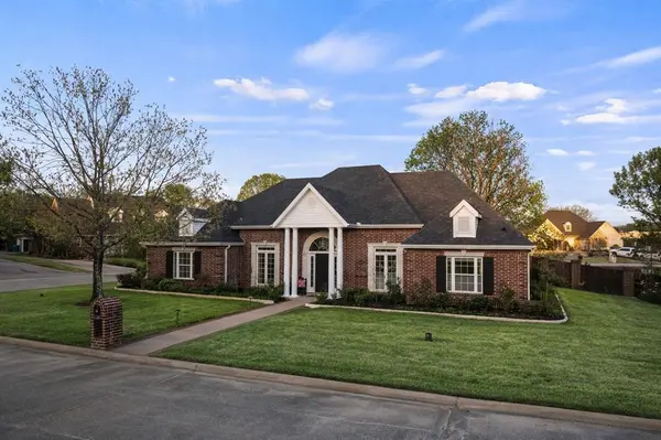 101 Gleneagles Drive, Mount Pleasant, TX 75455