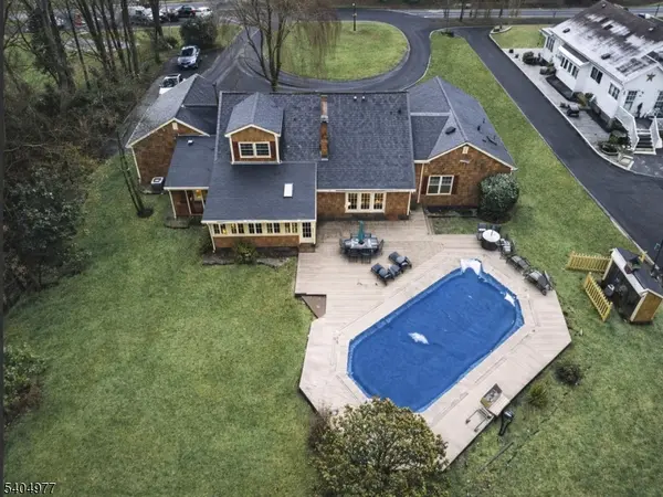 402 Main St, Manalapan Twp., NJ 07726