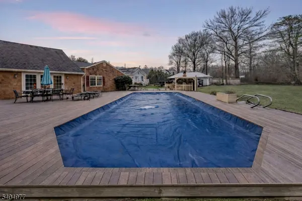 402 Main St, Manalapan Twp., NJ 07726