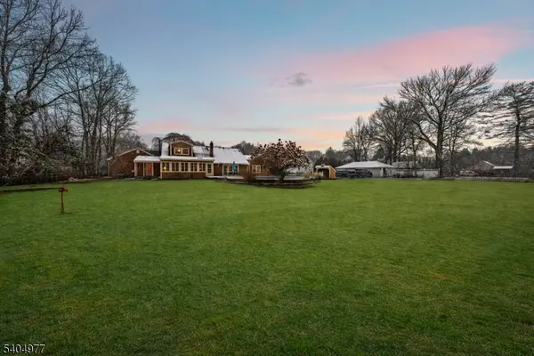 402 Main St, Manalapan Twp., NJ 07726