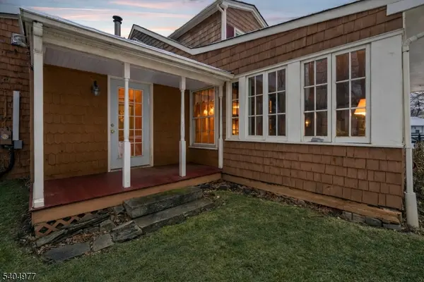 402 Main St, Manalapan Twp., NJ 07726