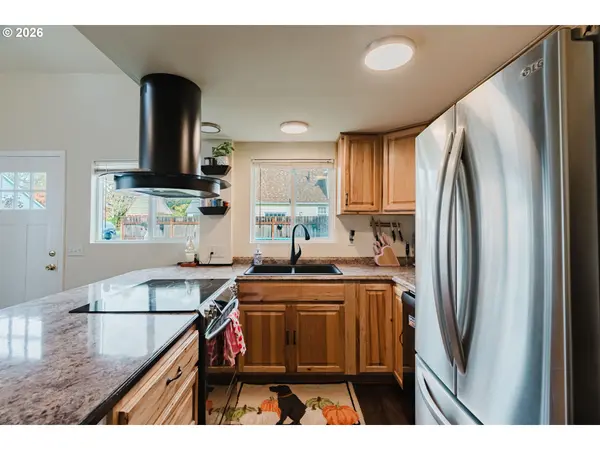 1620 16TH AVE, Albany, OR 97321