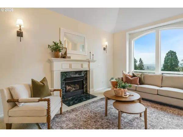 2636 PIMLICO DR, West Linn, OR 97068